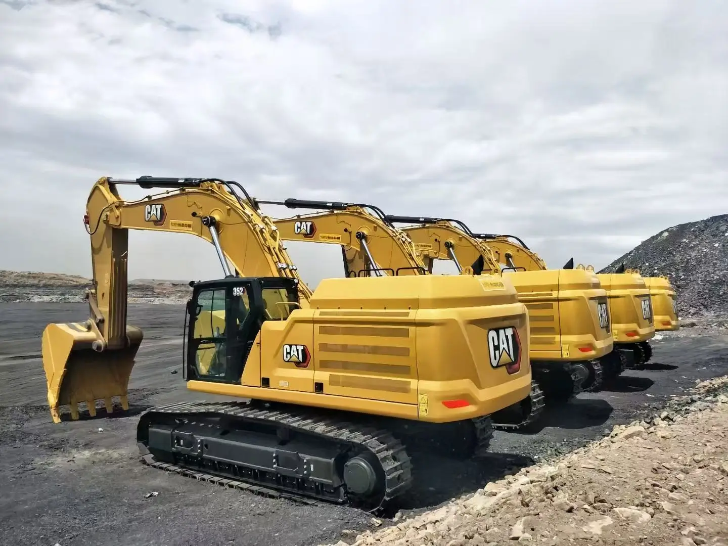 Used Cat Excavator 352 for Sale Price